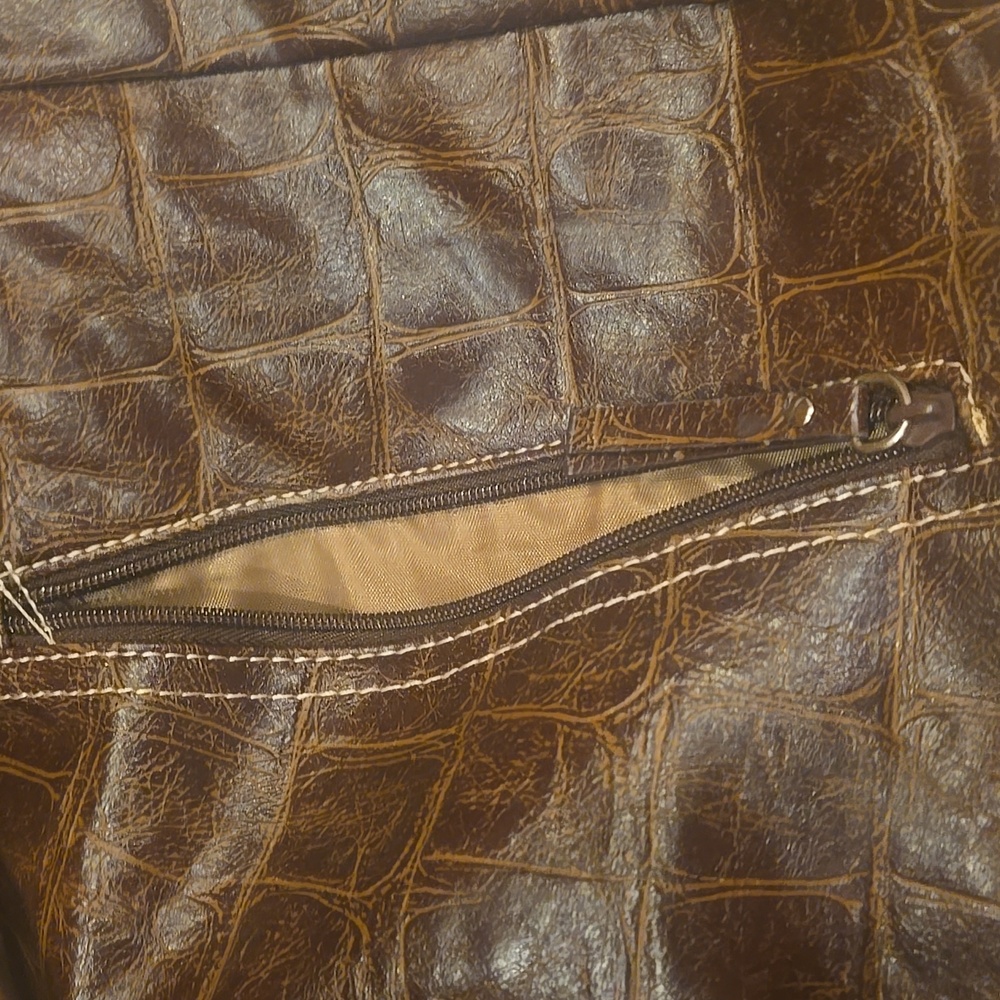 MultiSac Brown Faux Croc Embossed Messenger Tote Bag - Picture 4 of 10